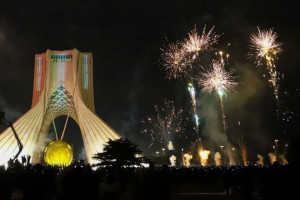 تصاویر جشن و نورپردازی سه بعدی در برج آزادی به مناسبت 22 بهمن