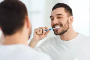 برای دندان‌های دارای لمینت و کامپوزیت چه خمیر دندانی باید استفاده کنیم؟