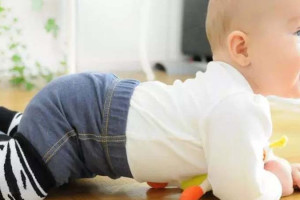 اهمیت بررسی و معاینه بازتاب پرش زانو نوزاد