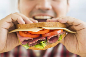 کدام غذاها را نباید با معده خالی خورد ؟