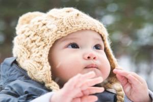 8 مورد از بهترین پوشاک برای سیسمونی نوزاد متولد زمستان