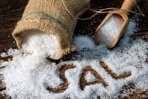 14 کاربرد استفاده از نمک دریا برای بدن