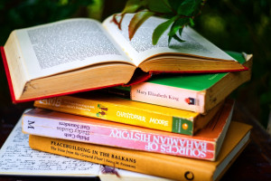 چه زمانی برای کودکان کتاب بخوانیم ؟