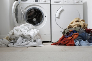 فرق ماشین لباسشویی بدون تسمه با لباسشویی با تسمه چیست؟