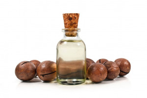 فواید روغن گیاهی ماکادمیا برای زیبایی و سلامت پوست و مو