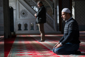 ثواب خواندن نماز برای والدین هم در دنیا هم در آخرت