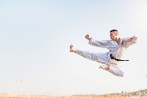 آیا ورزش کاراته با تکواندو فرق دارد ؟