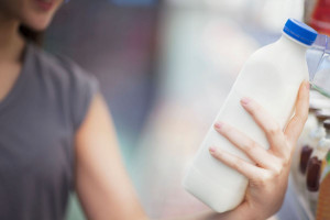 نگهداری لبنیات : نحوه و مدت زمان منجمد ( فریز ) کردن شیر