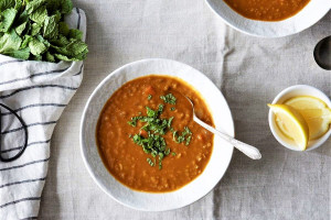 دستور طرز تهیه سوپ تمر هندی با سبزیجات تازه خوش طعم