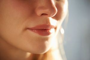فیلتروم لب و برجسته سازی با تزریق ژل و چربی