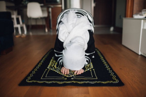 شرایط خواندن نماز برای فرزند فوت شده به چه صورت است؟