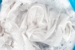 شستن لباس عروس در خشکشویی چگونه انجام می شود؟