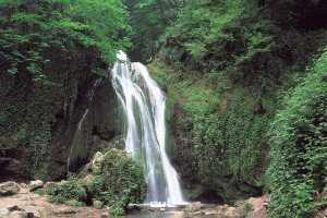 معرفی آبشار آق سو در شمال کشور (استان گلستان) + تصاویر