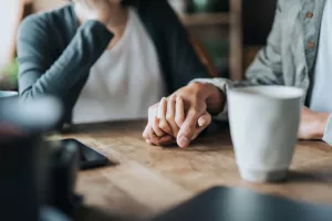 چه چیزی باعث ایجاد یک رابطه سالم می شود؟