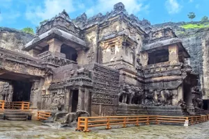 معبد کایلاسا کجاست؟
