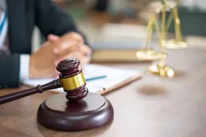 تفاوت وکیل پایه ۱ و ۲ دادگستری چیست و کدامشان محدوده اختیارت بیشتری دارند ؟