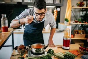 آیا می توانیم در حین روزه غذا را بچشیم ؟