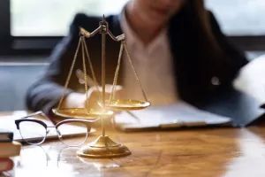 وکیل معاضدتی : برای گرفتن وکیل رایگان باید چه شرایطی داشت ؟