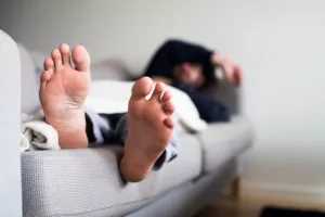 راه حل رفع مشکل سردی پا هنگام خواب بدون دارو