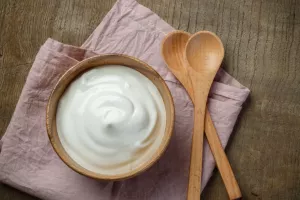 هر ۱۰۰ گرم ماست چقدر کالری دارد ؟