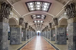 معرفی 10 تا از زیباترین ایستگاه های متروی سنت پترزبورگ