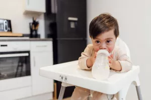 مقایسه شیشه شیر اونت با دکتر براونز : برای نوزاد کدام بهتر است ؟