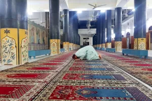 چرا در اسلام به خواندن نماز وُتَیره تاکید فراوان شده است؟