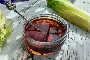بررسی تفاوت های سکنجبین با سرکه انگبین