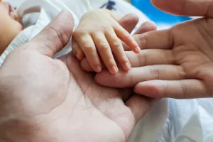 دعای قرآنی برای رفع زردی نوزاد