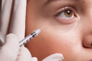 مزوژل زیر چشم چگونه انجام می‌شود؟ ماندگاری و عوارض جانبی