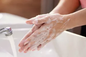 مایع دستشویی مناسب پوست های حساس و آسیب دیده