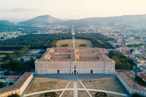 کاخ کاسرتا ایتالیا کجاست ؟ تاریخچه و معماری + عکس و آدرس