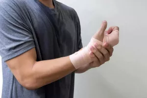 مراقبت های بعد از عمل عصب دست را جدی بگیرید!