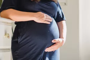 دلایلی که باعث توقف رشد جنین در هفته ششم بارداری می شود
