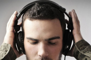 آیا از مضرات هدفون برای سلامتی آگاهید؟