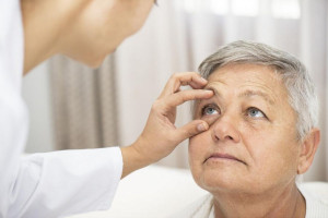 راه های مناسب جهت جلوگیری و درمان بیماری تباهی لکه زرد چشم