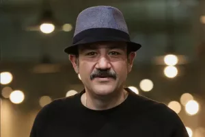 رقصیدن مهران غفوریان شب تولد دخترش بین جمعیت !!