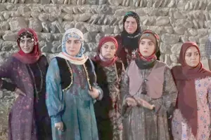 پیرترین بازیگر ” نون خ ” در آستانه 80 سالگی با تیپی کاملا اروپایی !!