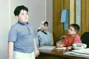 تپل ترین بازیگر ”مدرسه پیرمردها” با استایلی کاملا مردانه و سر کچل در 41 سالگی !!