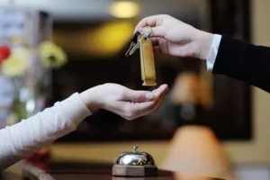 چرا قبل از مسافرت باید از رزرو هتل خود مطمئن شویم؟