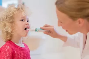 بهترین روش مسواک زدن چه روش و چه زمانی است ؟