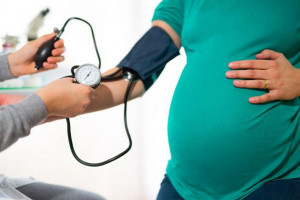 فشار خون پایین در بارداری : درمان خانگی فشار خون پایین در بارداری