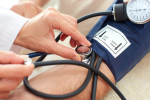 بررسی علائم و خطرات فشار خون پایین