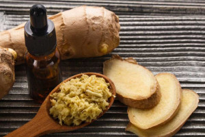 ۱۰ خاصیت دارویی و درمانی روغن ریشه زنجبیل