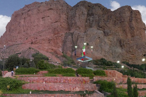 گشت و گذاری در مجموعه تفریحی کوه صفه اصفهان