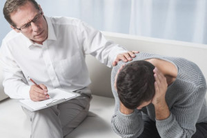 روانپزشک کیست ؟ چه کسانی نیاز به روانپزشک دارند ؟