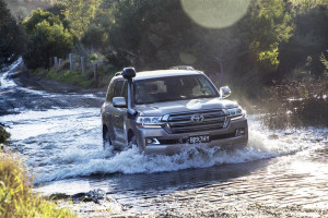 کاربرد اسنورکل (Snorkel) یا لوله تنفسی در خودروهای آفرود