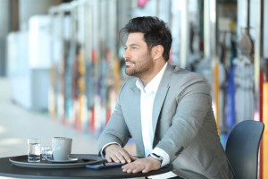 پست کنایه آمیز محمدرضا گلزار در مورد حواشی دستمزدش