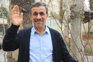 فیلم جشن تولد جنجالی احمدی نژاد در نارمک تهران