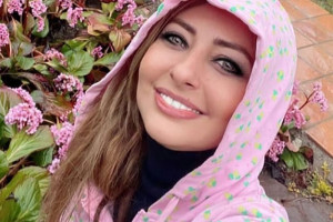 نفیسه روشن و پسرش مکس (MAX)